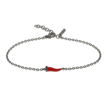 Carica l'immagine nel visualizzatore di Gallery, BRACCIALE CON CORNETTO MINI SMALTATO ROSSO E DIAMANTI BLACK BRACCIALE CON CORNETTO MINI SMALTATO ROSSO E DIAMANTI BLACK