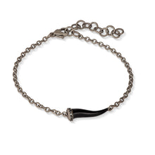 Carica l&#39;immagine nel visualizzatore di Gallery, BRACCIALE CHARMS CON CORNETTO SMALTATO NERO IN TITANIO, 5 BLACK E CATENA