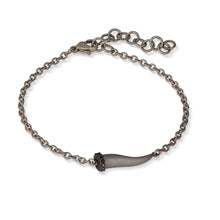 Carica l'immagine nel visualizzatore di Gallery, BRACCIALE CHARMS CON CORNETTO IN TITANIO, 5 BLACK E CATENA