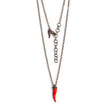 Carica l'immagine nel visualizzatore di Gallery, COLLANA LINEA CHARMS CON CORNETTO ROSSO, 5 DIAMANTI BLACK E CATENA