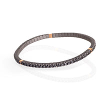 Carica l&#39;immagine nel visualizzatore di Gallery, MANO J. BRACCIALE TENNIS IN TITANIO, 3 CASTONI IN ORO ROSSO 18 KT E DIAMANTI BLACK