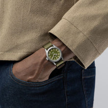 Carica l'immagine nel visualizzatore di Gallery, Khaki Field Quartz 38 mm